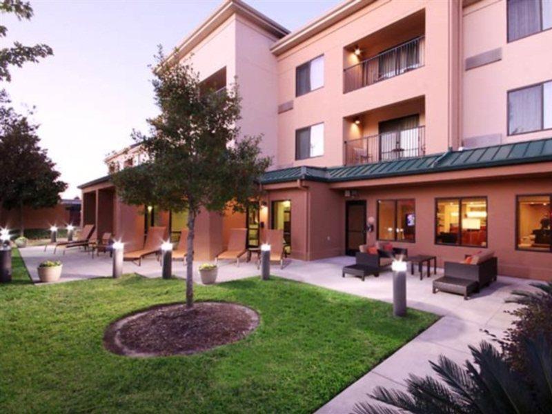 Radisson Hotel Houston Intercontinental Airport North Exterior photo